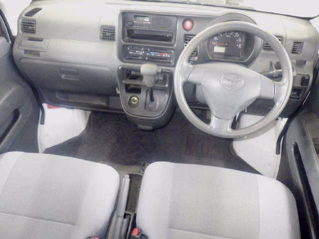TOYOTA PIXIS VAN