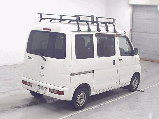 TOYOTA PIXIS VAN