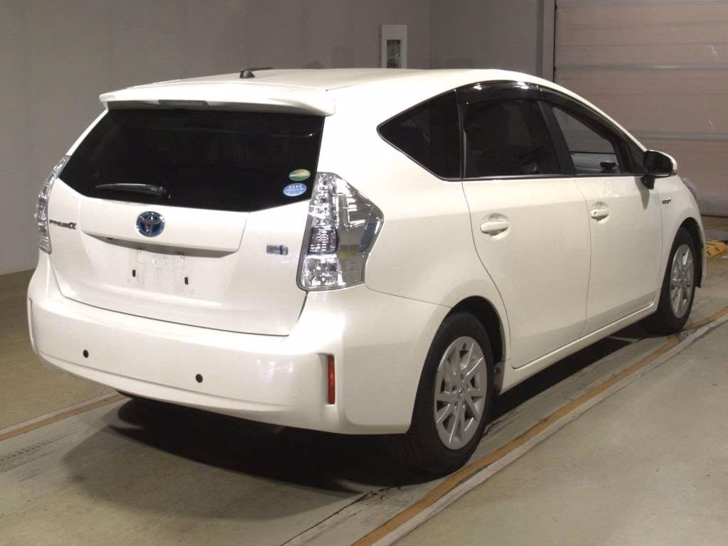 TOYOTA PRIUS ALPHA