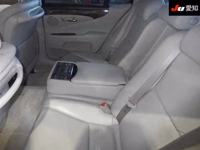 LEXUS LS600H