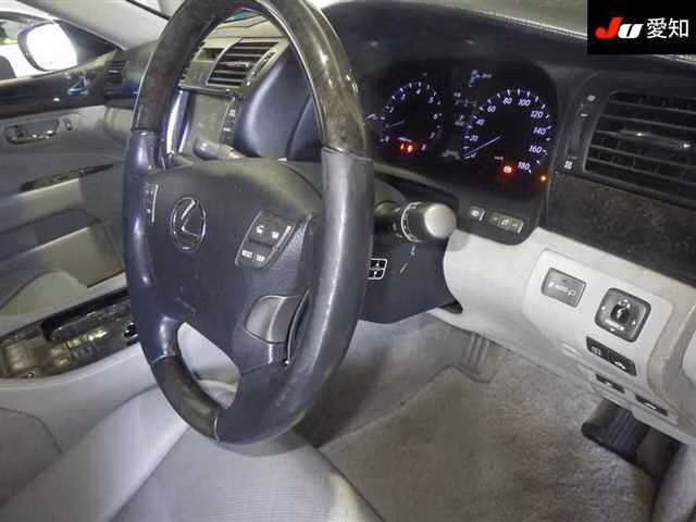 LEXUS LS600H