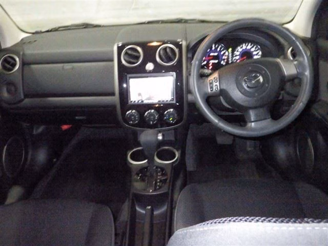 MAZDA VERISA