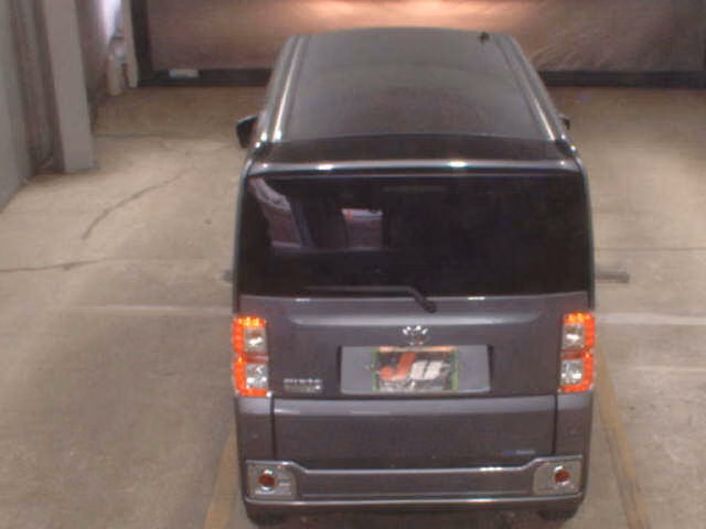 TOYOTA PIXIS MEGA