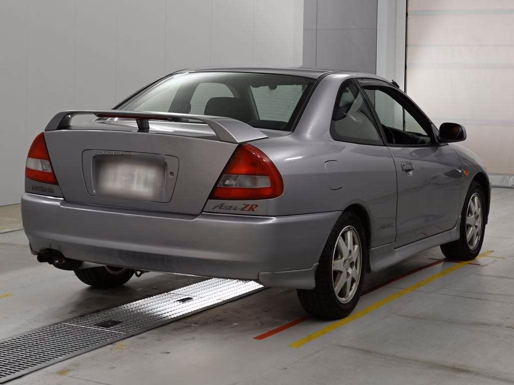 MITSUBISHI COLT