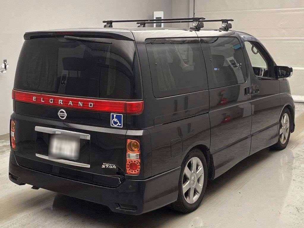 NISSAN ELGRAND