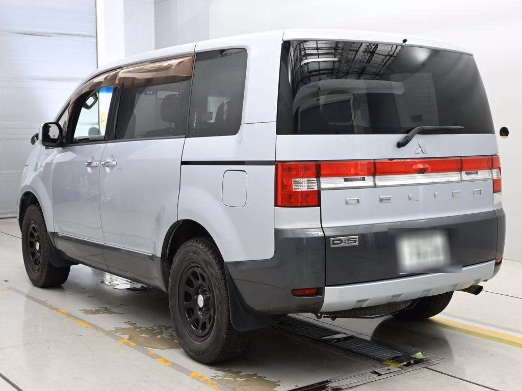 MITSUBISHI DELICA D:5