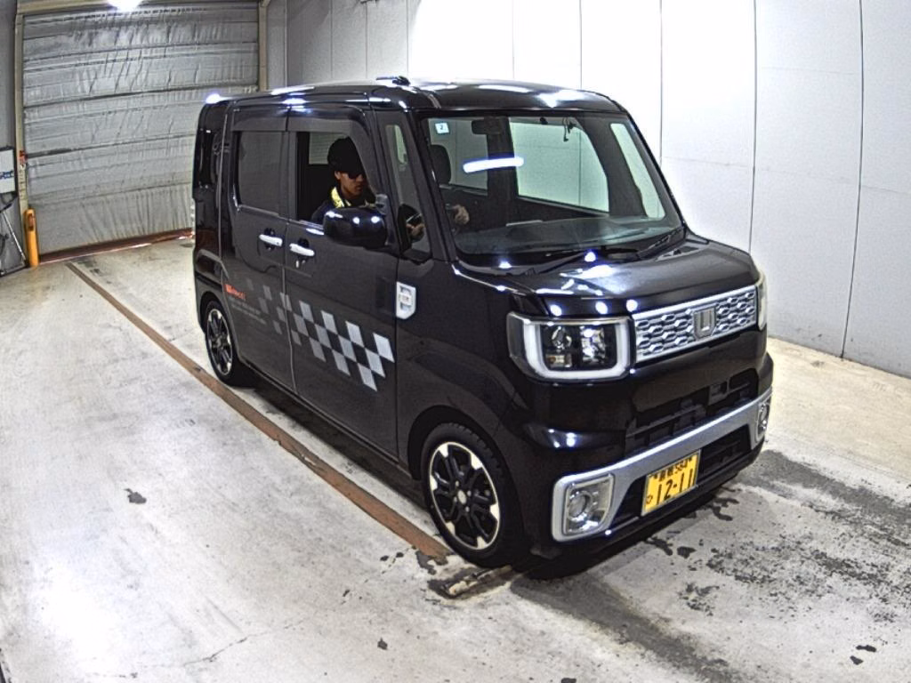 DAIHATSU WAKE