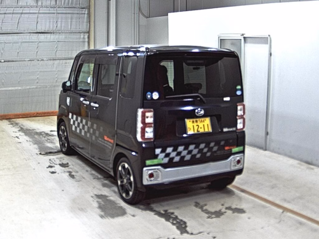 DAIHATSU WAKE