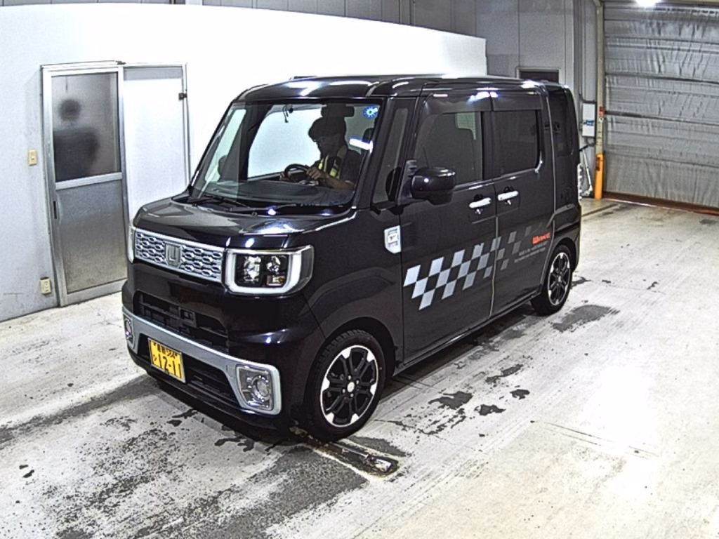 DAIHATSU WAKE