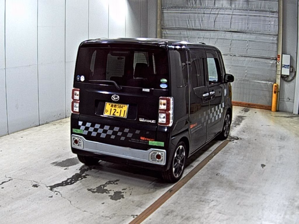 DAIHATSU WAKE