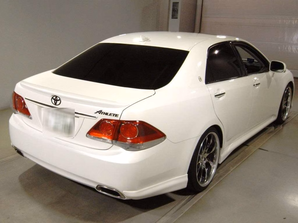 TOYOTA CROWN