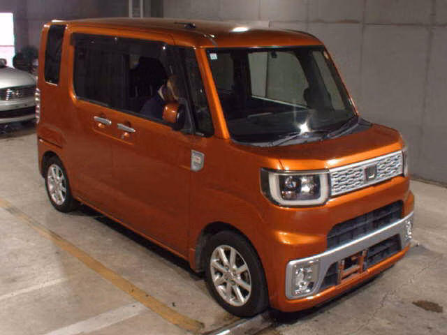 DAIHATSU WAKE