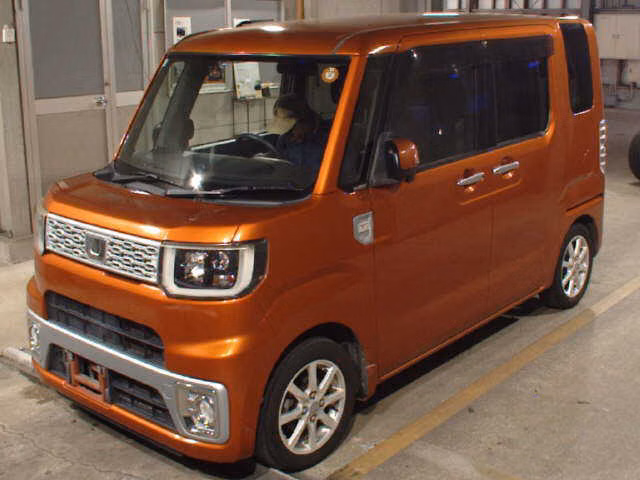 DAIHATSU WAKE
