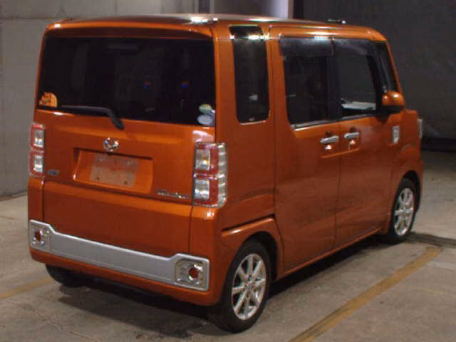 DAIHATSU WAKE