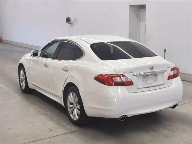 NISSAN FUGA