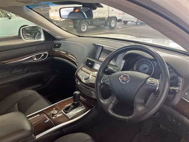 NISSAN FUGA