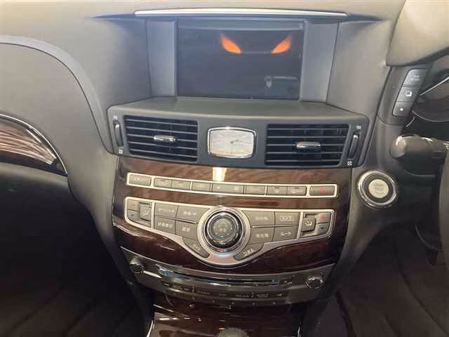 NISSAN FUGA