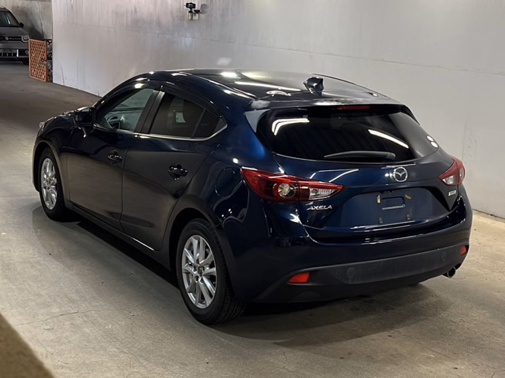 MAZDA AXELA