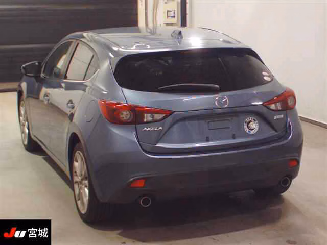 MAZDA AXELA