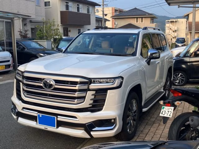 TOYOTA LAND CRUISER