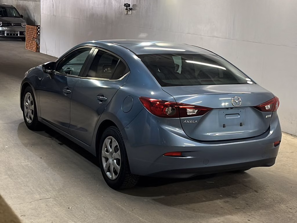 MAZDA AXELA