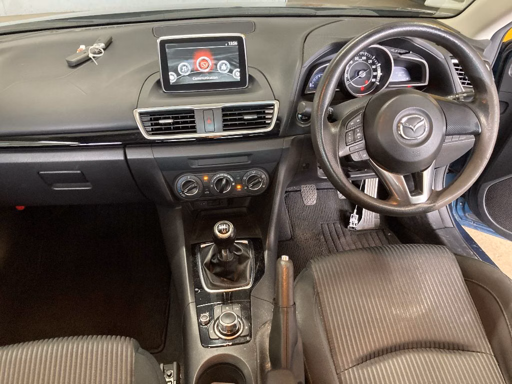 MAZDA AXELA