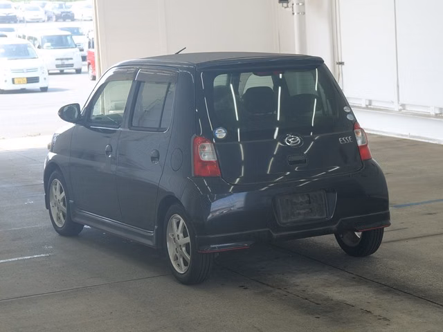 DAIHATSU ESSE