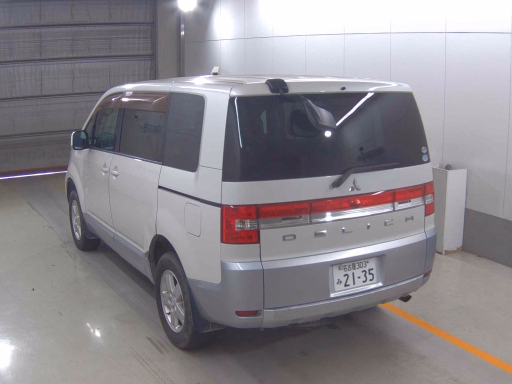 MITSUBISHI DELICA D:5