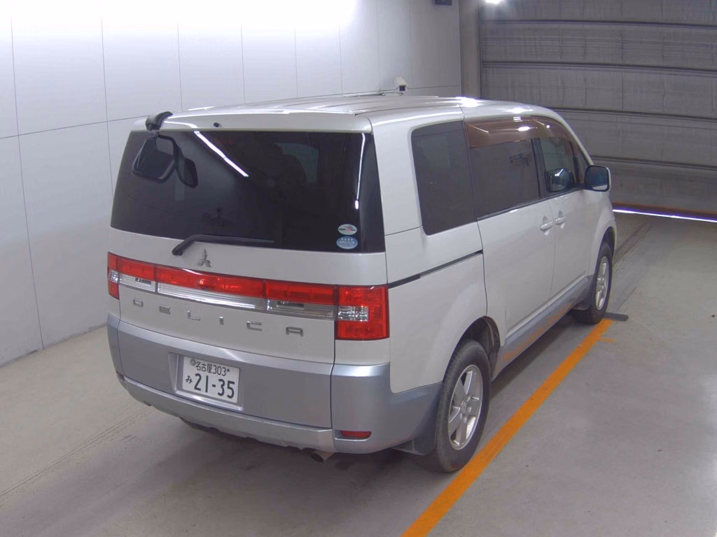 MITSUBISHI DELICA D:5