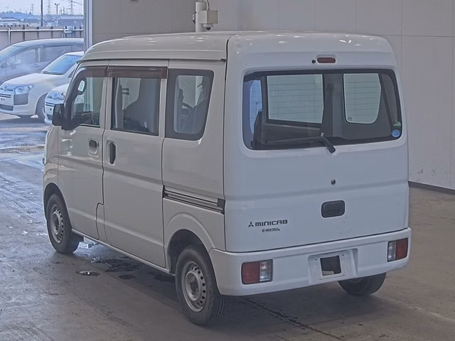 MITSUBISHI MINICAB