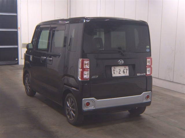 DAIHATSU WAKE