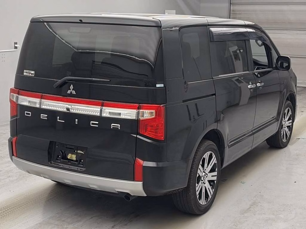 MITSUBISHI DELICA D:5