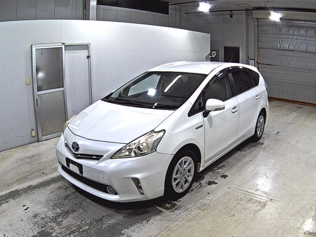 TOYOTA PRIUS ALPHA