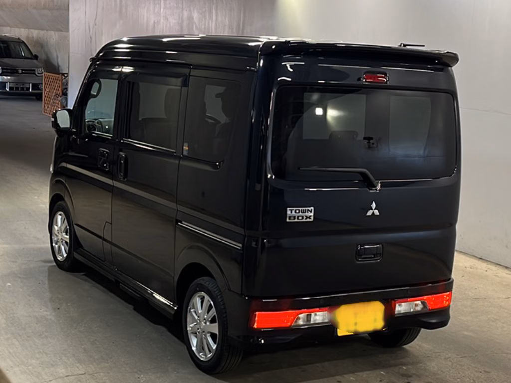 MITSUBISHI TOWN BOX