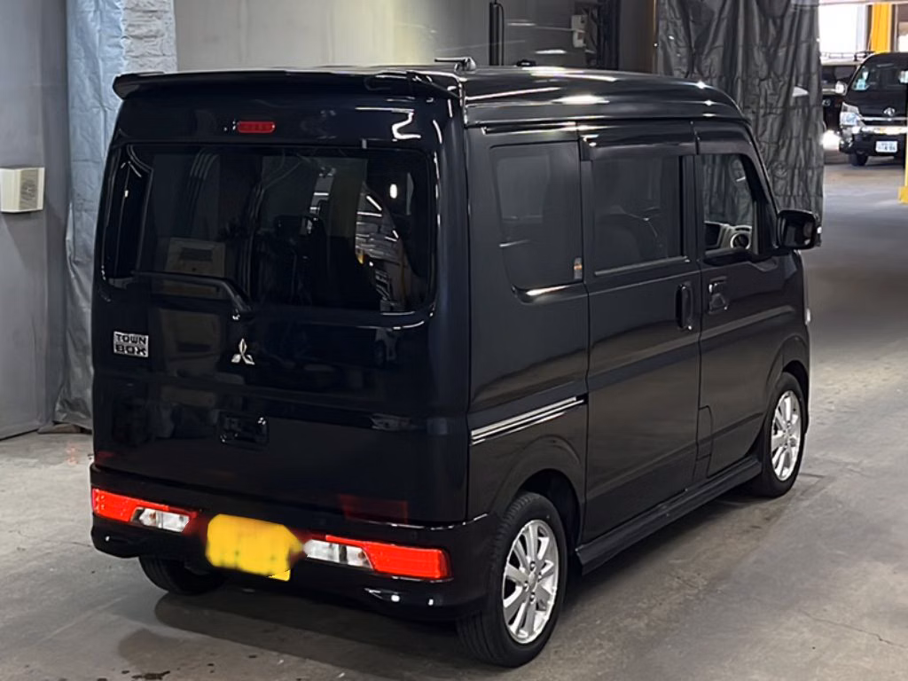 MITSUBISHI TOWN BOX
