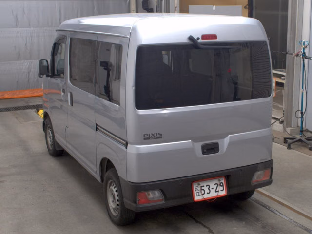 TOYOTA PIXIS VAN