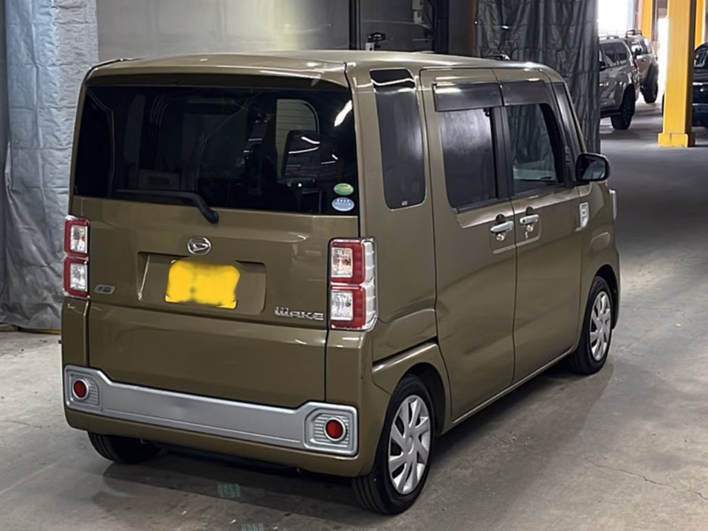 DAIHATSU WAKE