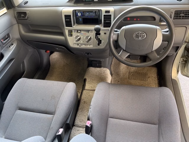 TOYOTA RAUM