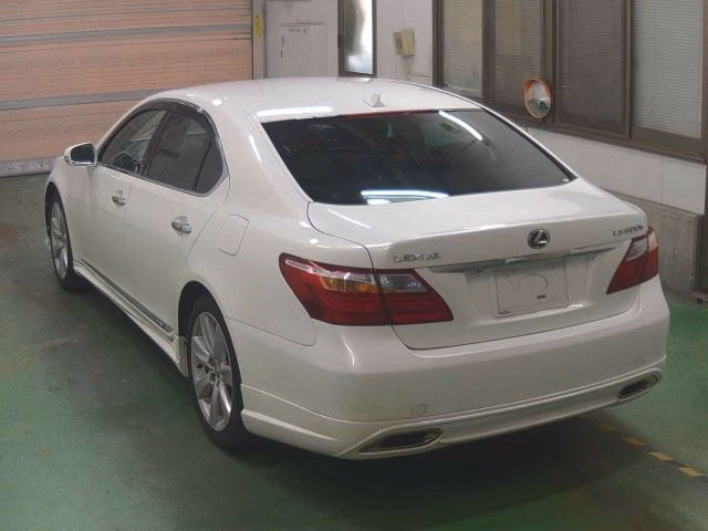 LEXUS LS600H