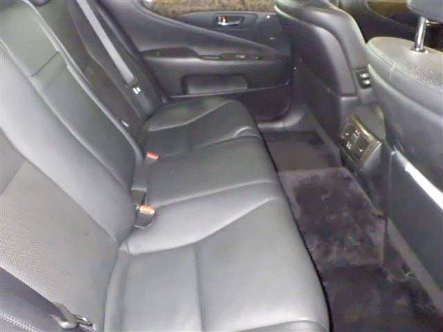 LEXUS LS600H