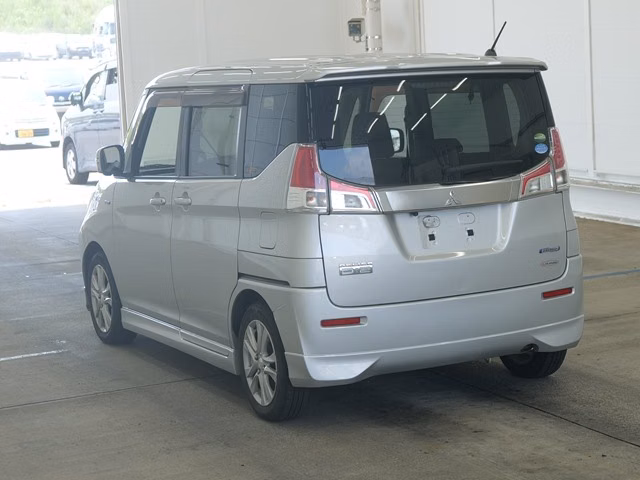 MITSUBISHI DELICA D:2