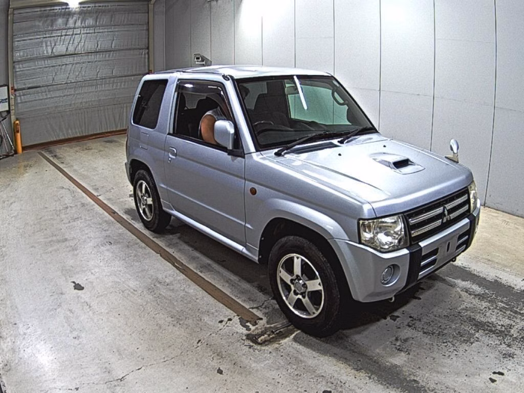 MITSUBISHI PAJERO MINI