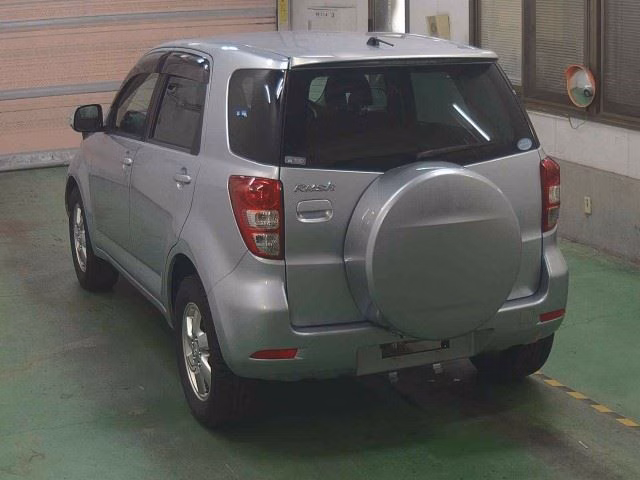 TOYOTA RUSH