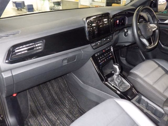VOLKSWAGEN T-ROC