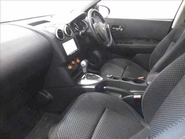 NISSAN DUALIS