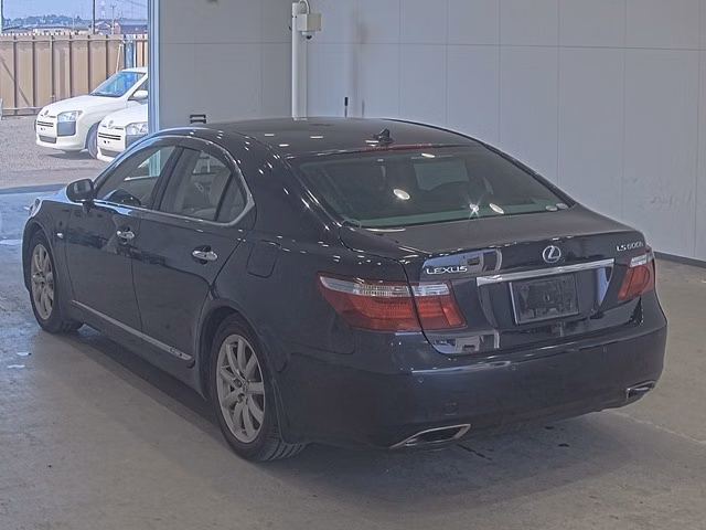 LEXUS LS600H