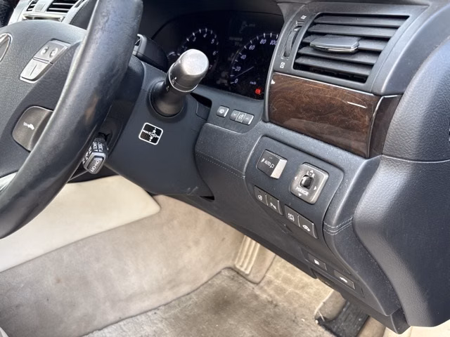 LEXUS LS600H