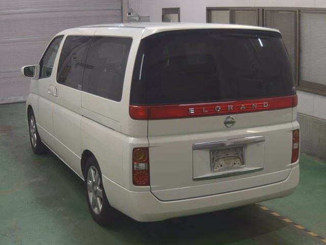 NISSAN ELGRAND