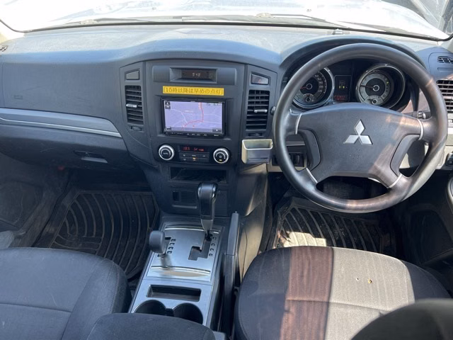 MITSUBISHI PAJERO