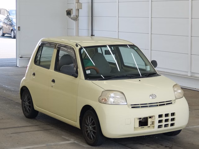 DAIHATSU ESSE